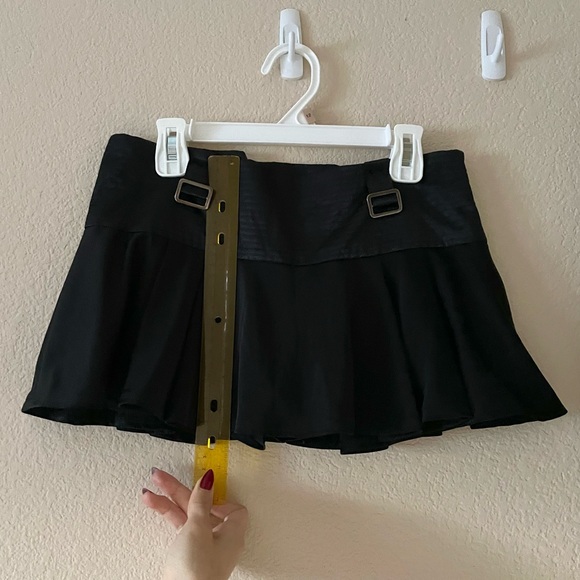Japanese brand Lip Service satin buckle micro-mini skirt/sukapan/skort in black - Picture 5 of 8